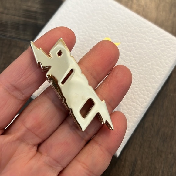 100% AUTHENTIC DIOR EMBELLISHED CHARM . Comes with the box and dust pock… - Picture 6 of 17